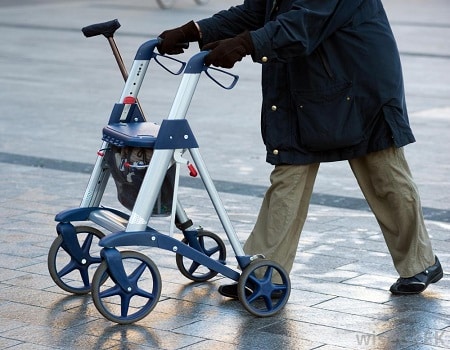 andadores para ancianos para ir por la calle